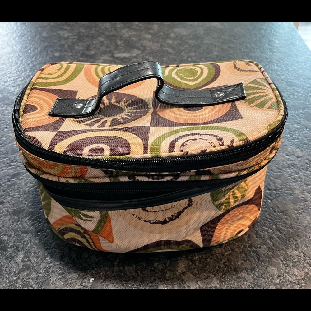 Cosmetic & Toiletry travel or storage bag.